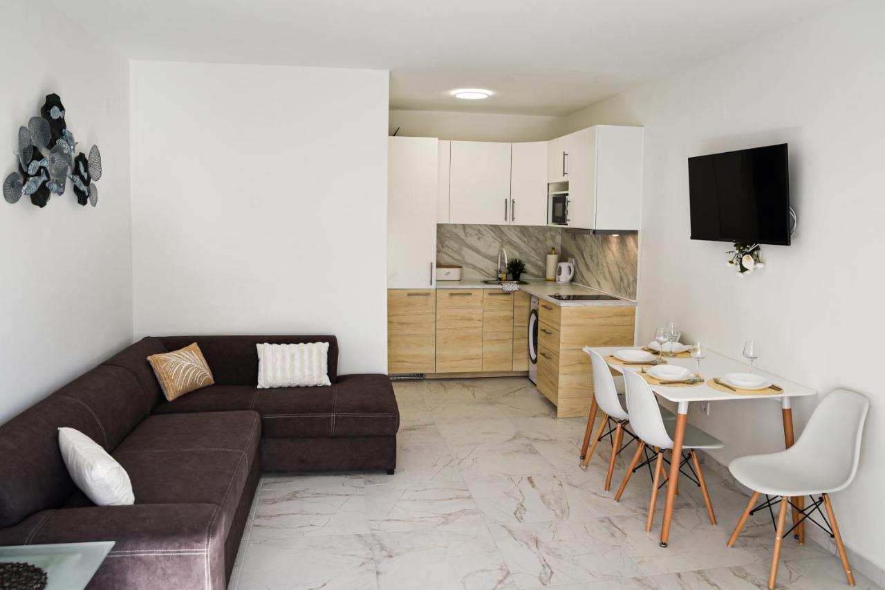 Locus Apartments Petrcane Buitenkant foto