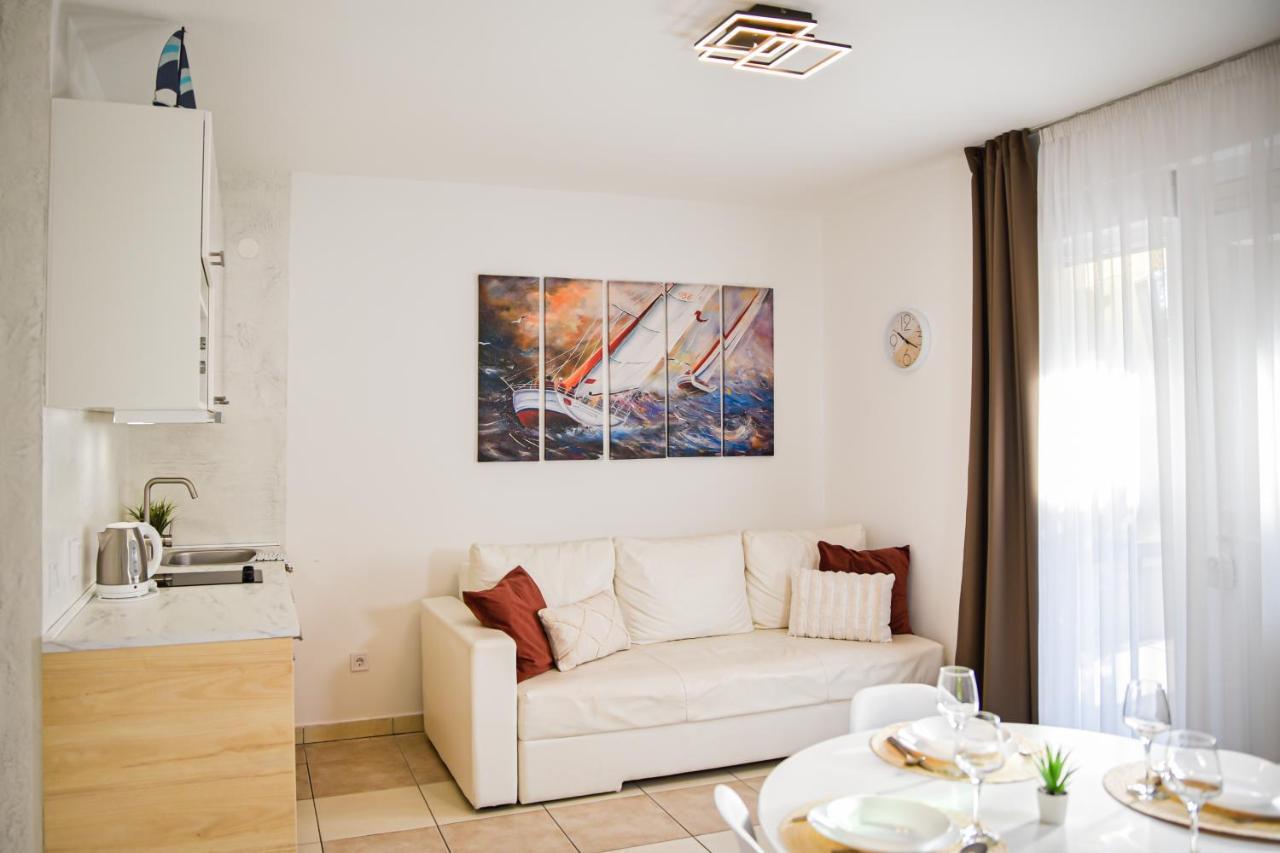 Locus Apartments Petrcane Buitenkant foto