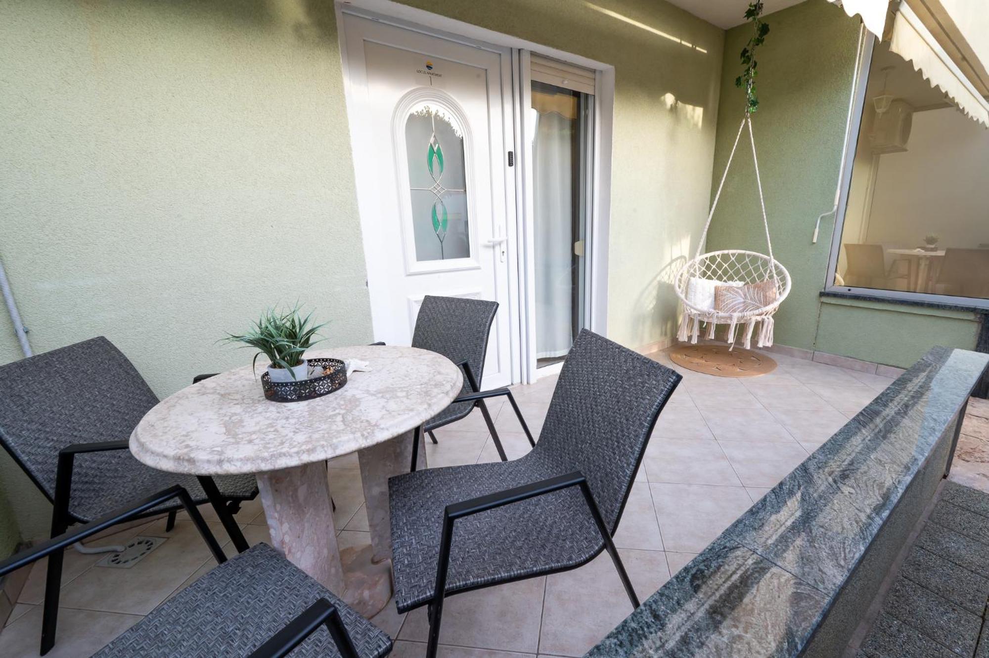 Locus Apartments Petrcane Buitenkant foto